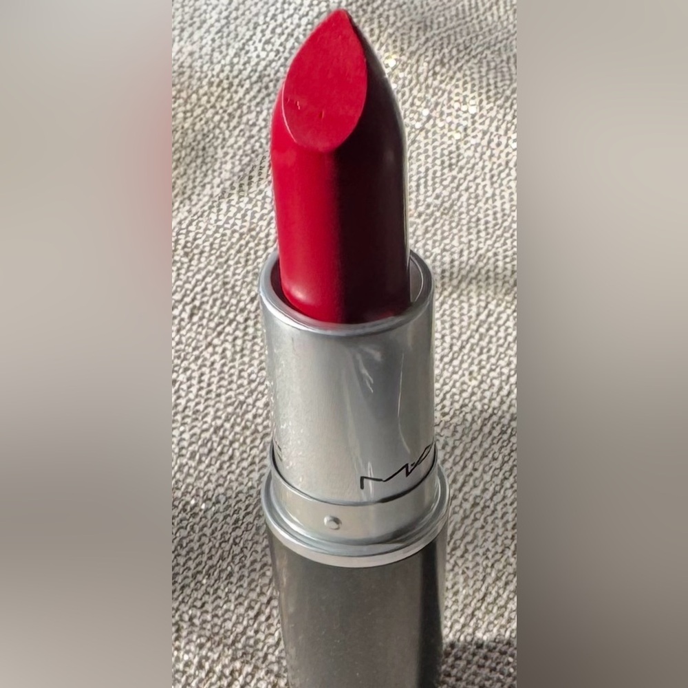 MAC “GLAM” Lipstick - Exclusive Release / ✨LIMITED EDITION✨ - Picture 3 of 8